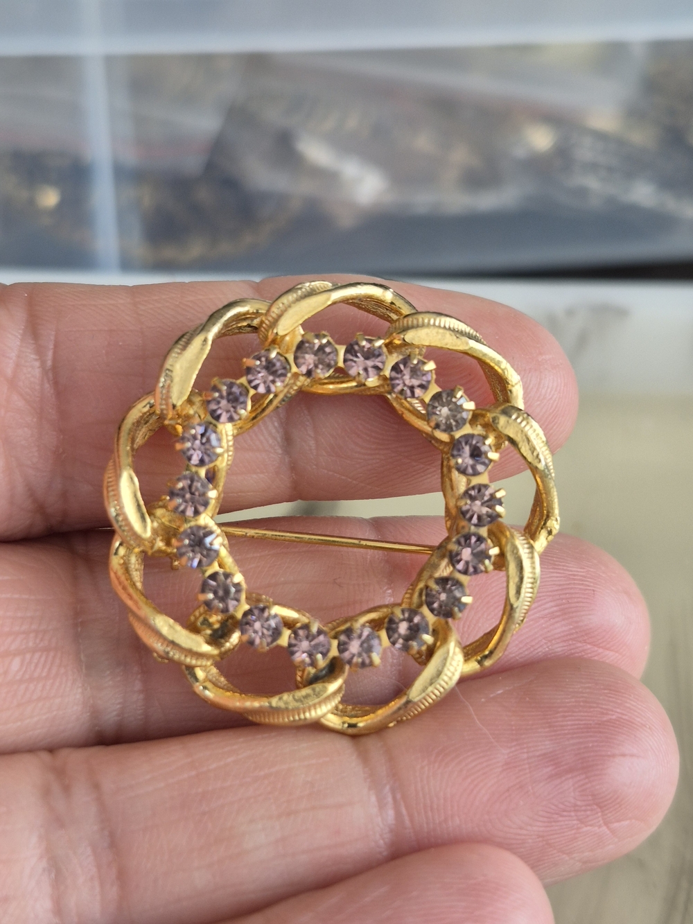 Gold Circle Brooch with Lavender Crystals - Picture 3 of 4